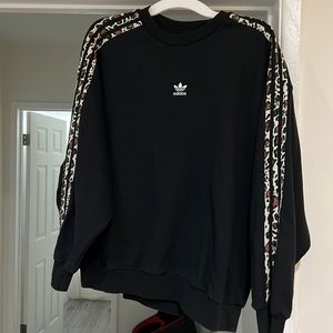 Adidas sweater size s read description